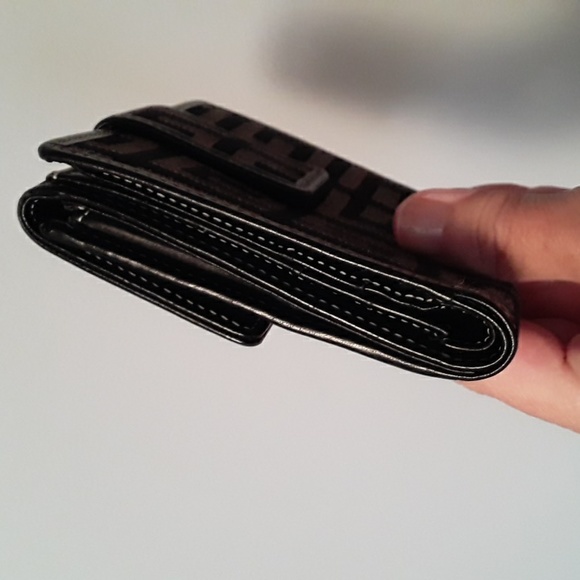 Auth GIVENCHY Compact Bi-Fold Wallet, Black/Gray - Picture 12 of 17